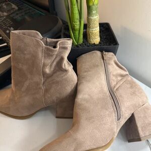 Chic Tan Ankle Booties